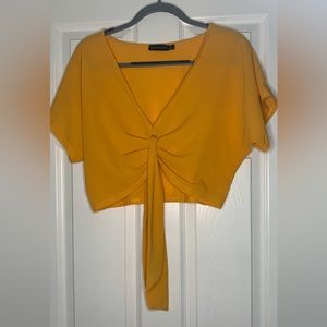PrettyLittleThing Yellow Tie Blouse Crop Top in Yellow